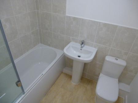 2 bedroom Flat to let in Rose Creek Gardens, Great Sankey, Warrington, WA5