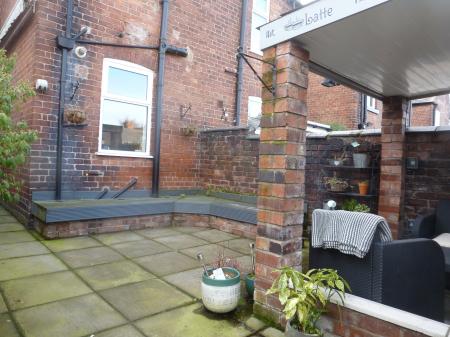 2 bedroom Terraced House to let in Morley Road, Walton, WA4