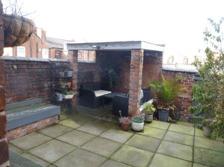 2 bedroom Terraced House to let in Morley Road, Walton, WA4