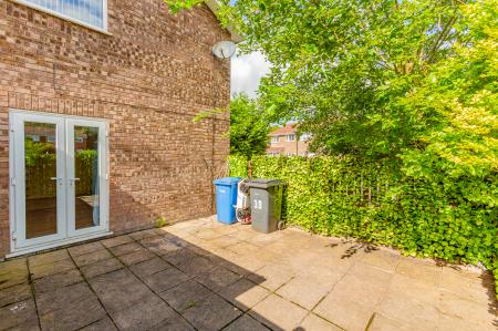 1 bedroom Semi-detached house to let in Stonehaven Drive, Fearnhead, Warrington, WA2