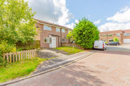 1 bedroom Semi-detached house to let in Stonehaven Drive, Fearnhead, Warrington, WA2