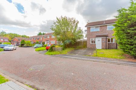 1 bedroom Semi-detached house to let in Stonehaven Drive, Fearnhead, Warrington, WA2