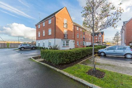 2 bedroom Flat to let in Louisiana Drive, Great Sankey, Warrington, WA5