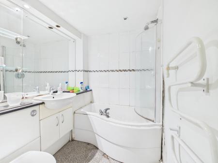 2 bedroom Flat for sale in Frappell Court, Warrington, WA2