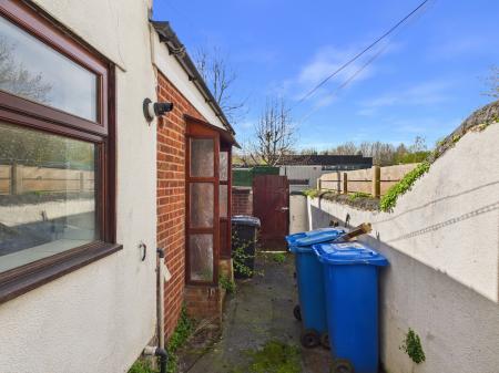 3 bedroom Terraced House to let in Wellfield Street, Bewsey, Warrington, WA5