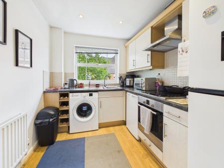 2 bedroom Flat to let in Mansfield Apartments, Templeton Drive, Fearnhead, Warrington, WA2
