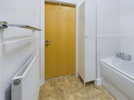 2 bedroom Flat to let in Elphins Drive, Warrington, WA4