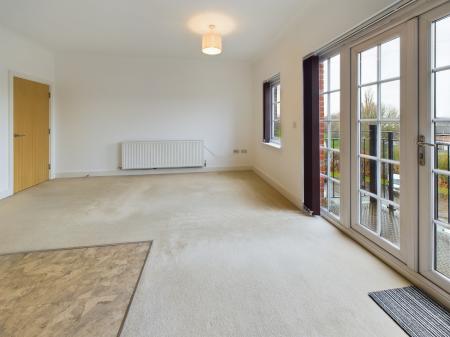 2 bedroom Flat to let in Elphins Drive, Warrington, WA4