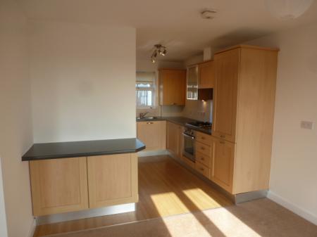 2 bedroom Flat to let in Holywell Drive, Warrington, WA1