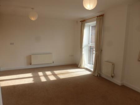 2 bedroom Flat to let in Holywell Drive, Warrington, WA1