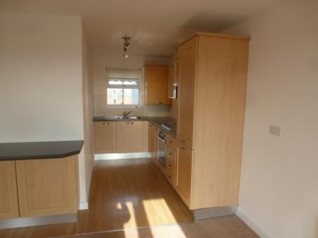 2 bedroom Flat to let in Holywell Drive, Warrington, WA1