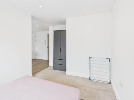 1 bedroom Flat to let in George Street, WF1