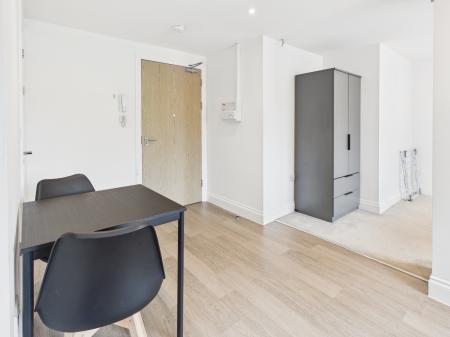1 bedroom Flat to let in George Street, WF1