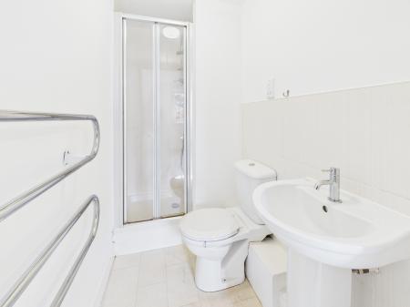 2 bedroom Flat to let in Regency Square, Great Sankey, Warrington, WA5