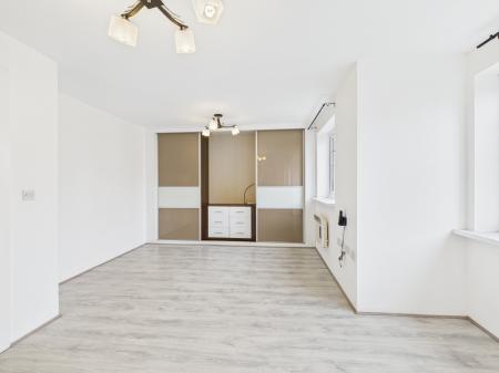 2 bedroom Flat to let in Regency Square, Great Sankey, Warrington, WA5