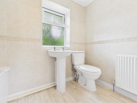3 bedroom Detached house to let in Massey Avenue, Dallam, Warrington, WA5