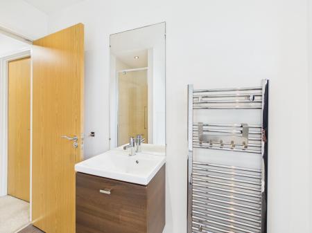 4 bedroom Terraced House to let in Meadow Road, Salford, Manchester, M7