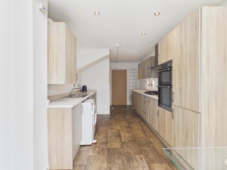 4 bedroom Terraced House to let in Meadow Road, Salford, Manchester, M7