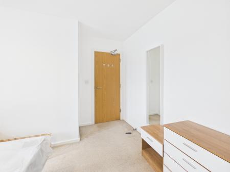 4 bedroom Terraced House to let in Meadow Road, Salford, Manchester, M7