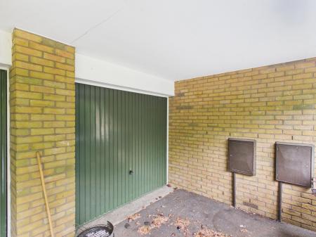 4 bedroom Terraced House to let in Meadow Road, Salford, Manchester, M7