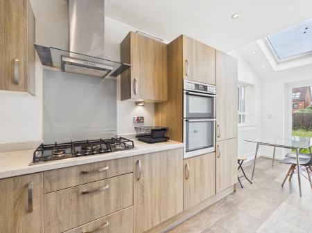 4 bedroom Terraced House to let in Meadow Road, Salford, Manchester, M7