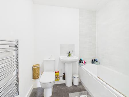 2 bedroom Flat to let in Louisiana Drive, Great Sankey, Warrington, WA5