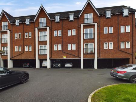 2 bedroom Flat to let in Louisiana Drive, Great Sankey, Warrington, WA5