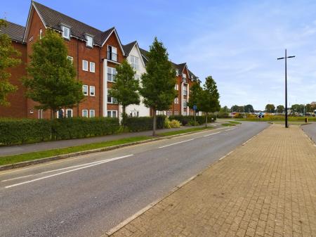 2 bedroom Flat to let in Louisiana Drive, Great Sankey, Warrington, WA5