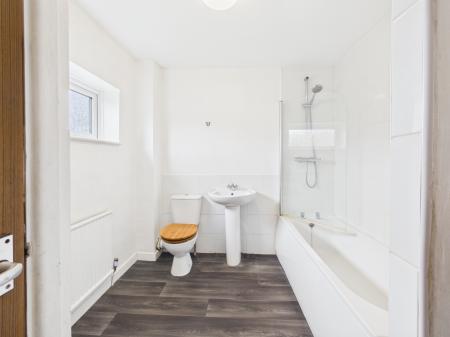 3 bedroom Semi-detached house to let in Anderson Close, Padgate, Warrington, WA2