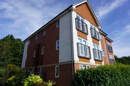 2 bedroom Flat to let in Clearwater Quays, Williams Wharf, Latchford, Warrington, WA4