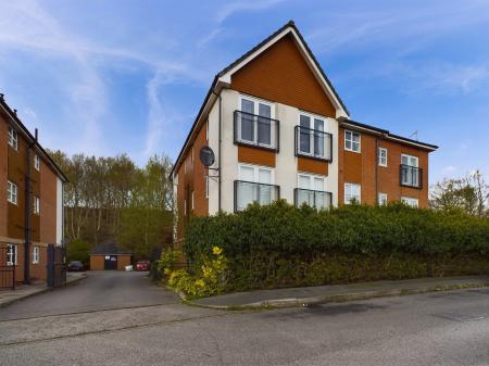 2 bedroom Flat to let in Clearwater Quays, Williams Wharf, Latchford, Warrington, WA4