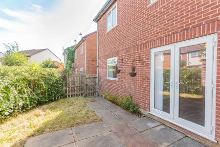 2 bedroom Flat to let in Ashdown Lane, Birchwood, Warrington, WA3