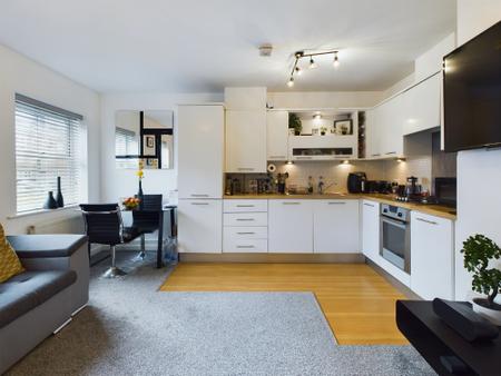 1 bedroom Flat to let in Holywell Drive, Warrington, WA1