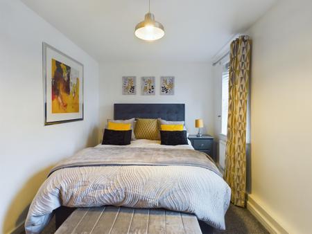 1 bedroom Flat to let in Holywell Drive, Warrington, WA1