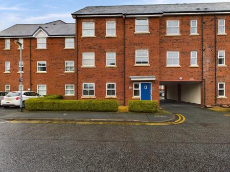 Holywell Drive, Warrington, WA1