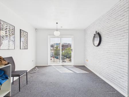 2 bedroom Flat to let in Dutton Court, Warrington, WA1