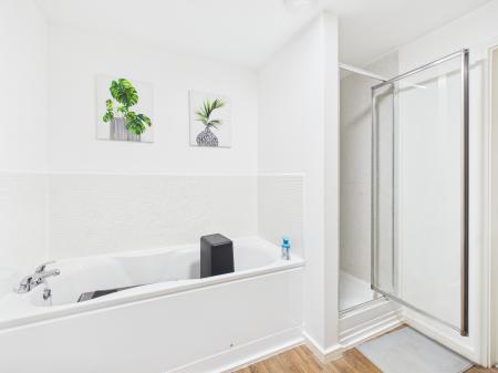 2 bedroom Flat to let in Dutton Court, Warrington, WA1