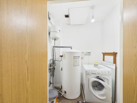 2 bedroom Flat to let in Dutton Court, Warrington, WA1