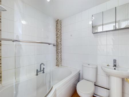 2 bedroom Mews house to let in Armstrong Close, Birchwood, Warrington, WA3