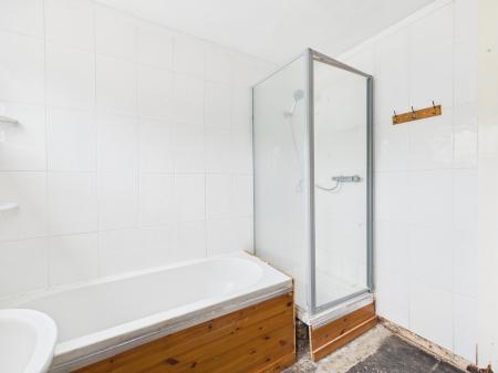 2 bedroom Terraced House for sale in Clarke Avenue, Warrington, WA4