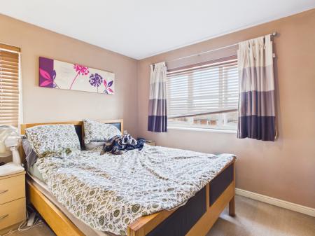 2 bedroom Flat to let in McKinley Street, Great Sankey, Warrington, WA5