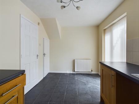 3 bedroom Semi-detached house to let in Chelsea Gardens, Warrington, WA5