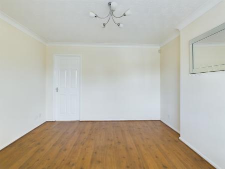 3 bedroom Semi-detached house to let in Chelsea Gardens, Warrington, WA5