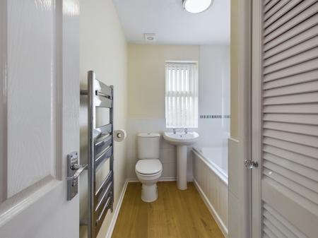 3 bedroom Semi-detached house to let in Chelsea Gardens, Warrington, WA5