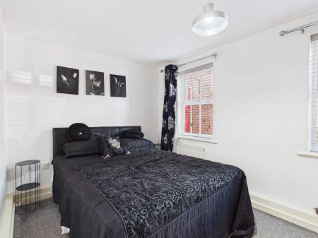 1 bedroom Flat to let in Holywell Drive, Warrington, WA1