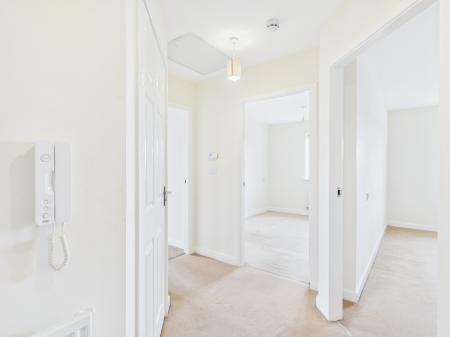 2 bedroom Flat to let in Pinehurst Walk, Boston Boulevard, Great Sankey, Warrington, WA5