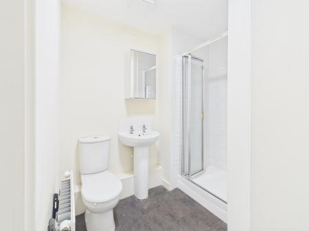 2 bedroom Flat to let in Pinehurst Walk, Boston Boulevard, Great Sankey, Warrington, WA5