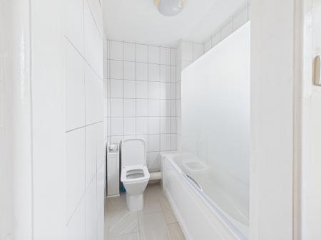 1 bedroom Studio flat to let in Lydstep Court, Callands, Warrington, WA5