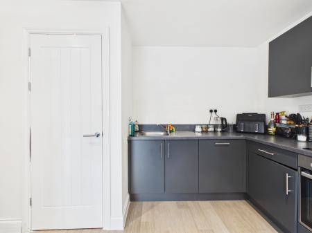 1 bedroom Flat to let in George House, George Street, Wakefield, WF1