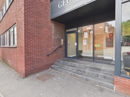 1 bedroom Flat to let in George House, George Street, Wakefield, WF1